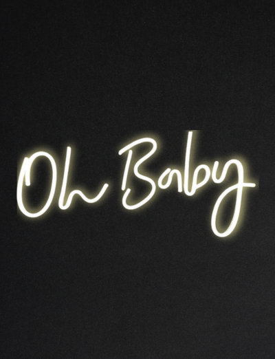 LED Neonschild "Oh Baby" an der Wand – Dekoration Hochzeit und Fotoshooting
